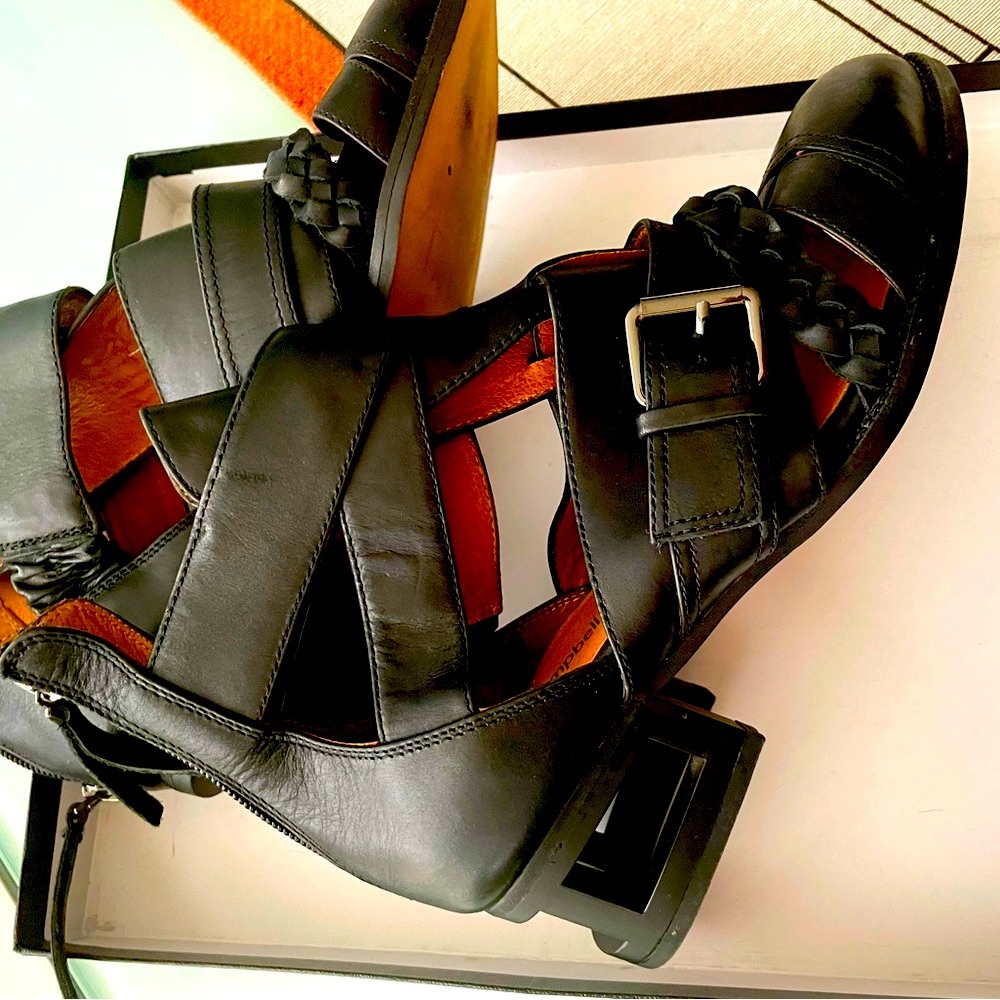 Jeffrey Campbell Size 7 , Hendrix heel, Anckle Boots Sandal never worn O/P 380